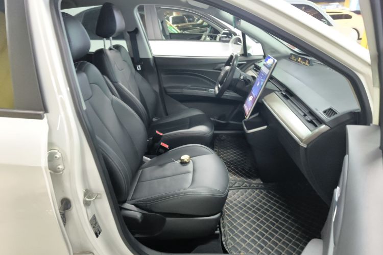 哪吒汽车 哪吒V 2021款 长续航娱乐版升级型局部细节41