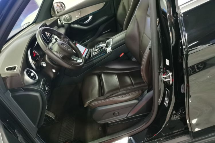 奔驰GLC 2019款 GLC 200 L 4MATIC中控内饰19