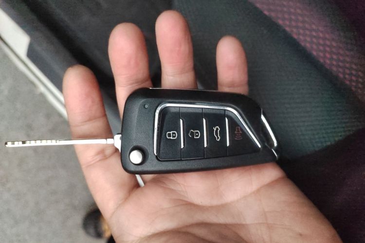 铃木 北斗星 2012款 创业版 1.0L 手动超越型中控内饰11