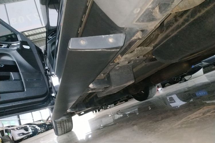 众泰T700 2017款 1.8T 双离合尊贵型局部细节9002