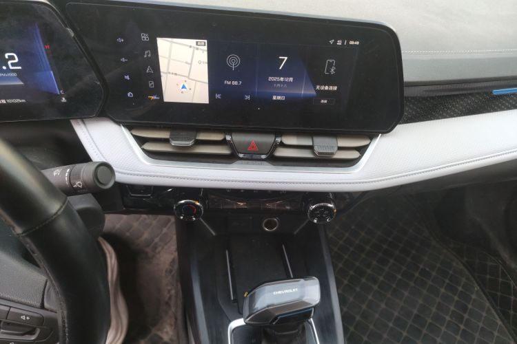 雪佛兰 科鲁泽 2024款 1.5L 双离合悦享版中控内饰16