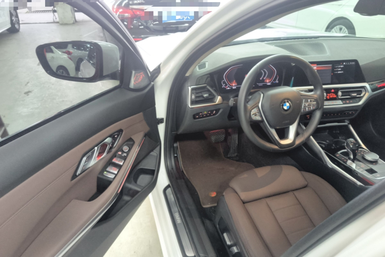 宝马3系 2021款 改款二 320i 运动套装中控内饰7003