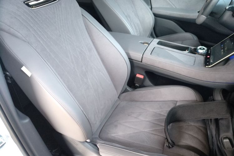 岚图汽车 岚图追光 2023款 四驱长续航版局部细节41