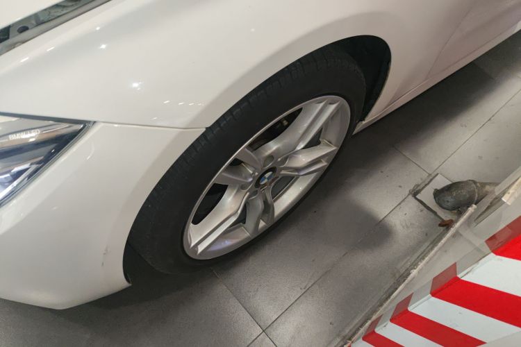 宝马3系 2019款 320i M运动套装车身外观6007