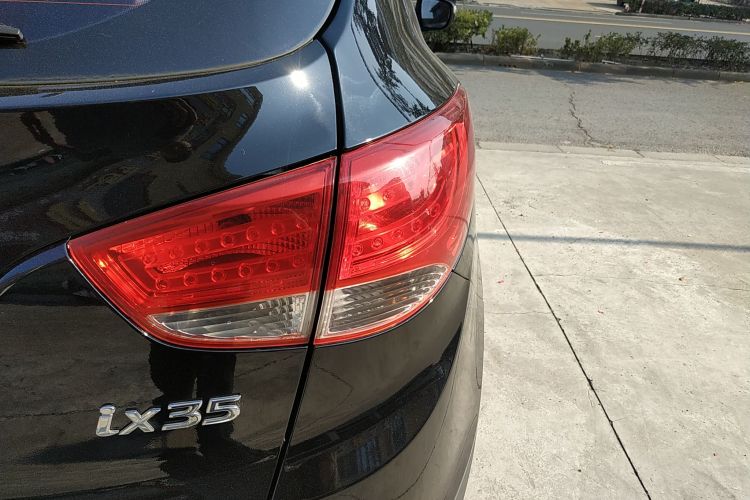 北京现代ix35 2015款 2.0L 自动两驱舒适型 国V车身外观9