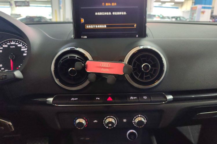 奥迪A3 2018款 30周年年型 Limousine 35 TFSI 时尚型中控内饰16