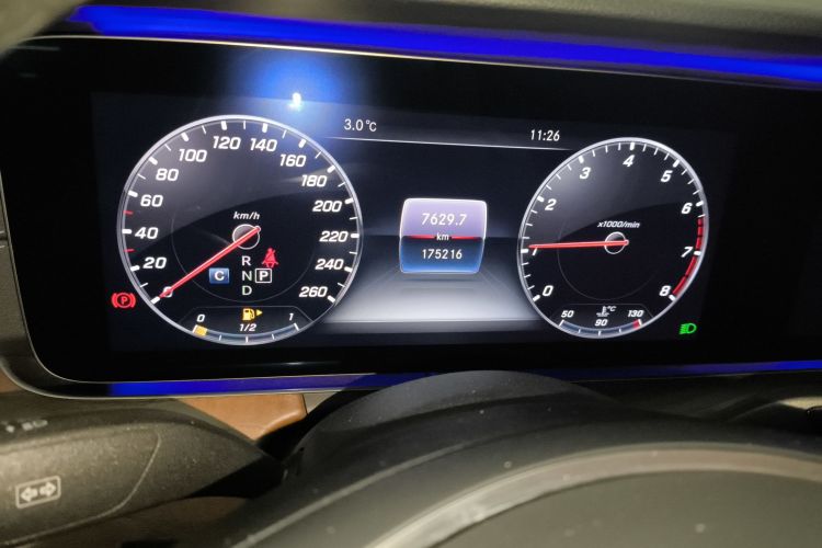 奔驰E级 2017款 E 300 L 豪华型局部细节14