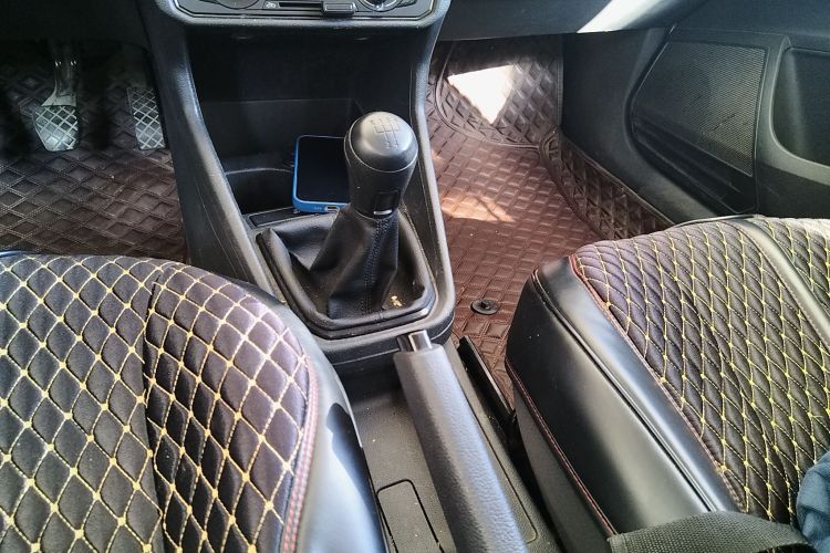 大众 桑塔纳 2018款 1.5L 手动风尚版中控内饰18