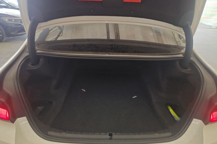 宝马5系 2021款 改款 530Li 领先型 M运动套装局部细节23