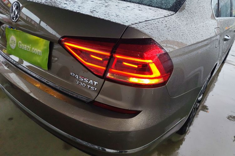 大众 帕萨特 2017款 330TSI DSG御尊版车身外观9