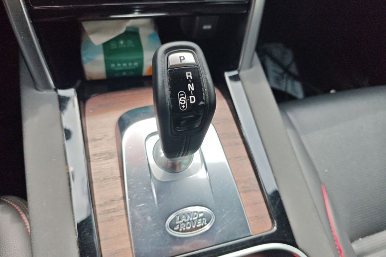 路虎 发现运动版 2020款 249PS R-Dynamic 性能版中控内饰18