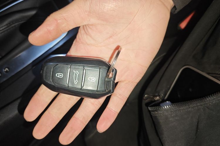 DS 5 2015款 1.8T 60周年限量版THP200中控内饰11