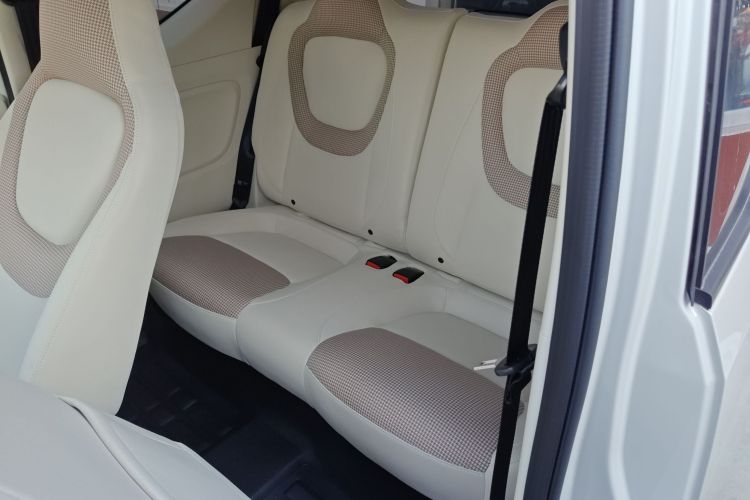 五菱汽车 宏光MINIEV 2024款 第三代 215km 进阶版中控内饰7004