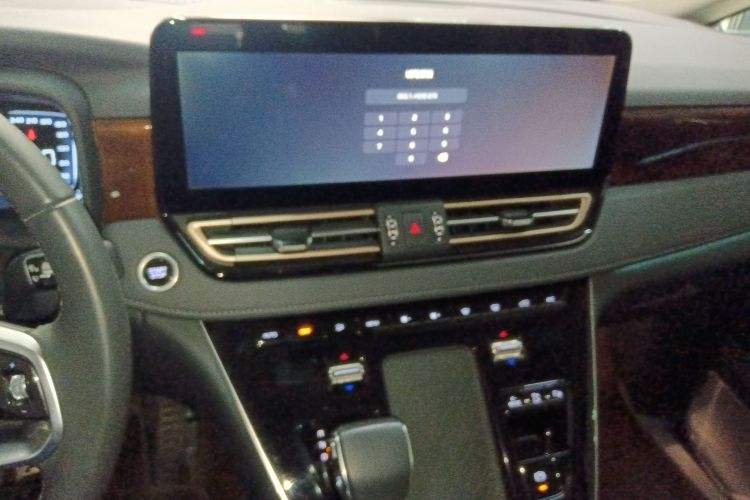 红旗HQ9 PHEV 2024款 2.0T 四驱豪华版中控内饰16