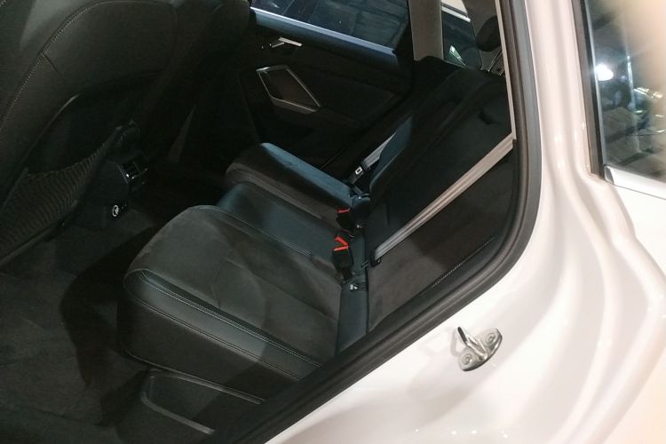 奥迪Q3 2023款 35 TFSI 时尚动感型（1.5T）中控内饰7004