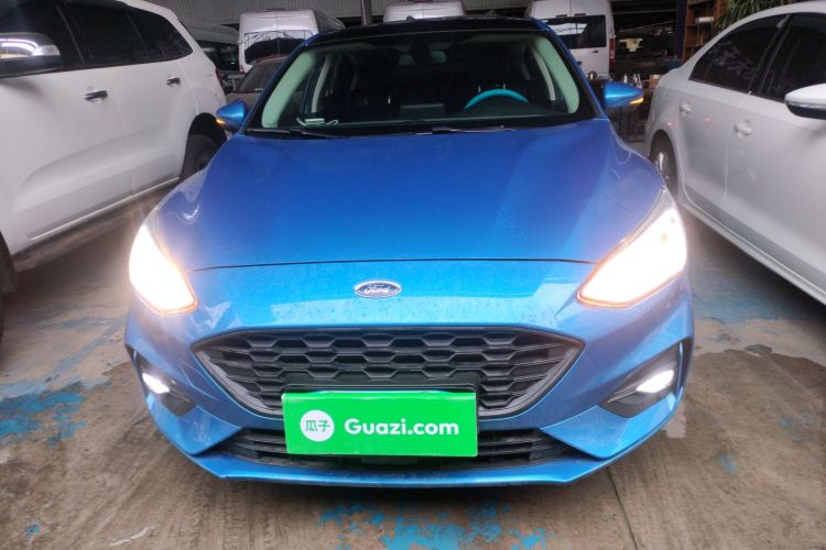 福特 福克斯 2020款 三厢 EcoBoost 180 自动锋潮型车身外观2