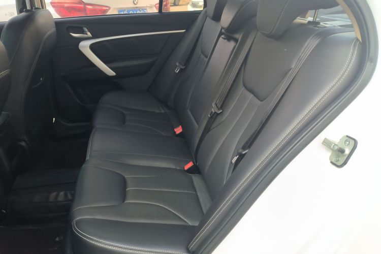 吉利汽车 帝豪 2017款 三厢百万款 1.5L CVT向上互联版中控内饰21