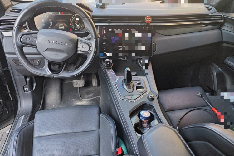 领克01 2021款 2.0TD 四驱暗夜版中控内饰12