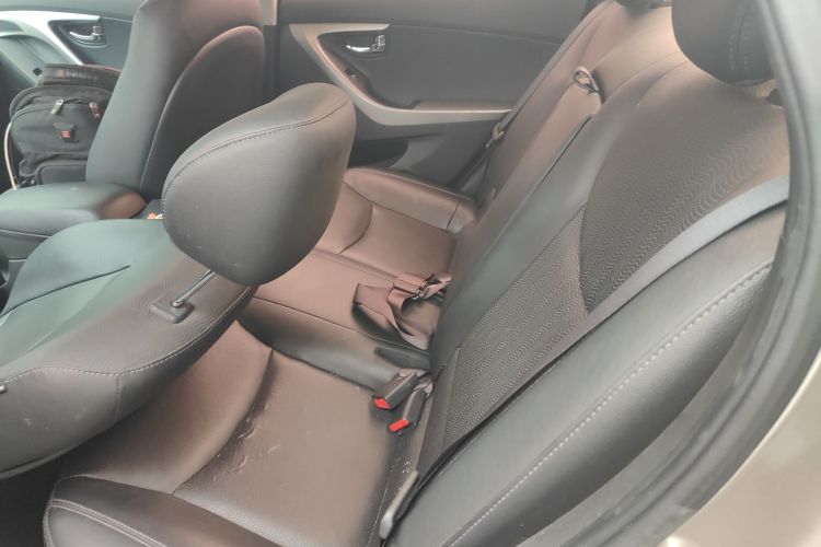 现代 朗动 2013款 1.6L 自动尊贵型中控内饰7004