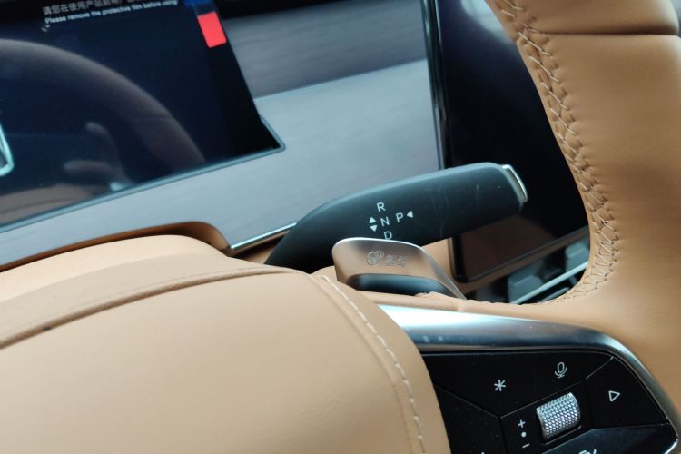 比亚迪 汉L 2025款 DM-p 四驱激光雷达旗舰型中控内饰18