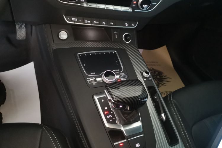 奥迪Q5L 2020款 45 TFSI 尊享时尚型中控内饰18