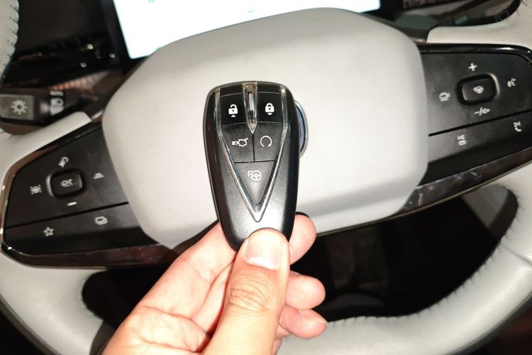 长安UNI-Z新能源 2024款 蓝鲸智电iDD 125km 卓越型中控内饰11