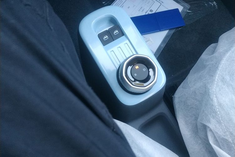 吉利银河 2024款 熊猫mini 200km 耐力熊中控内饰18