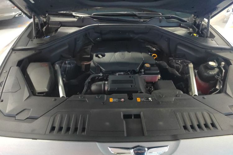 捷尼赛思GV80 2021款 2.5T 四驱旗舰版机舱底盘24