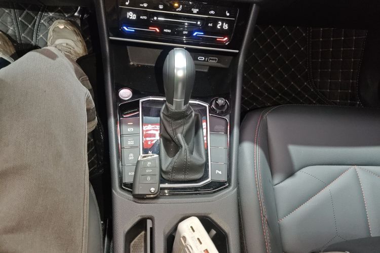 大众 朗逸 2024款 300TSI DSG星空领先版中控内饰18