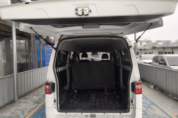 金杯 金海狮M经典 2022款 1.5L 工程狮客车 6座机舱底盘23