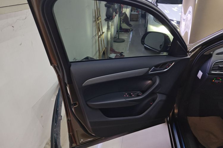 奥迪Q3 2018款 30周年年型 30 TFSI 时尚型中控内饰7007