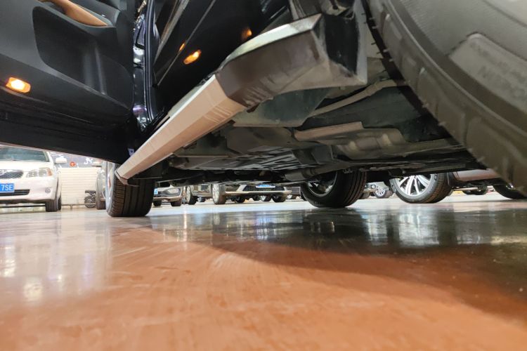 丰田 汉兰达 2020款 2.0T 四驱百万纪念版 7座局部细节9002