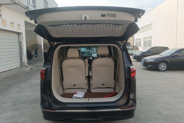 别克GL8 2020款 Avenir艾维亚 六座贤礼版机舱底盘23