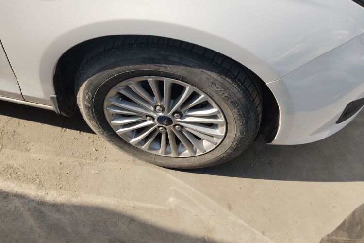 福特 福睿斯 2017款 改款 1.5L 手动舒适型车身外观10