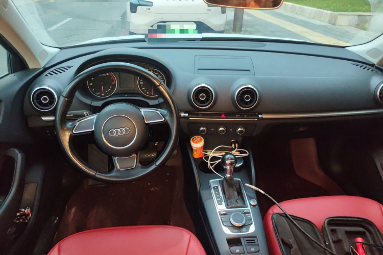奥迪A3 2016款 Sportback 35 TFSI 进取型中控内饰12
