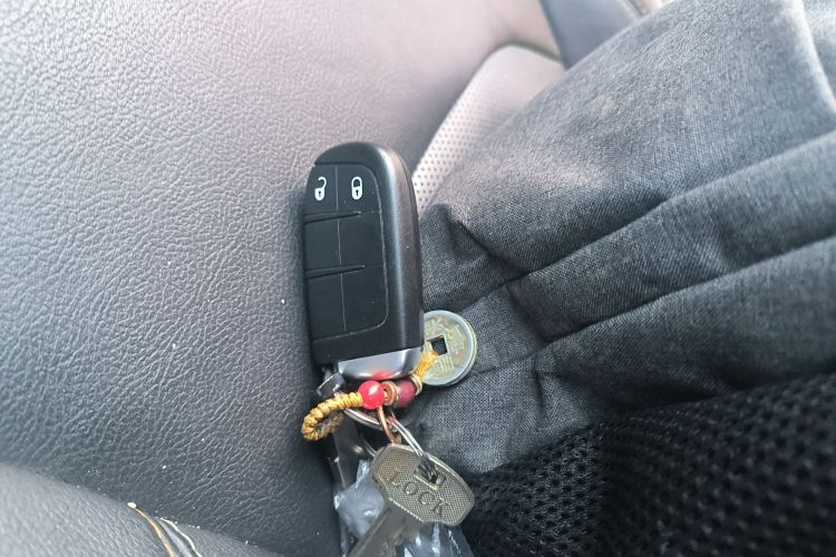 Jeep 指南者 2017款 200T 自动家享版中控内饰11