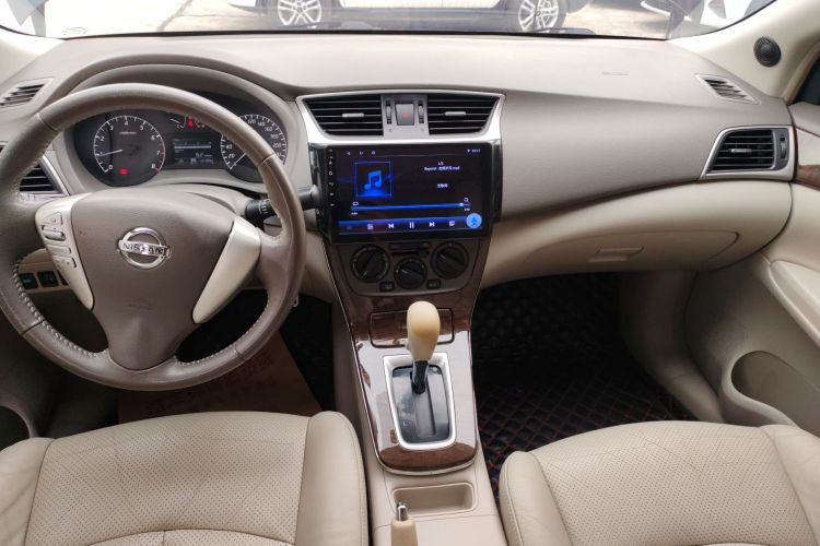 日产 轩逸 2012款 1.6XL CVT豪华版中控内饰16