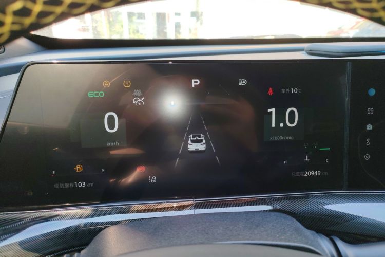 长安UNI-T 2022款 1.5T 运动版 旗舰型局部细节14