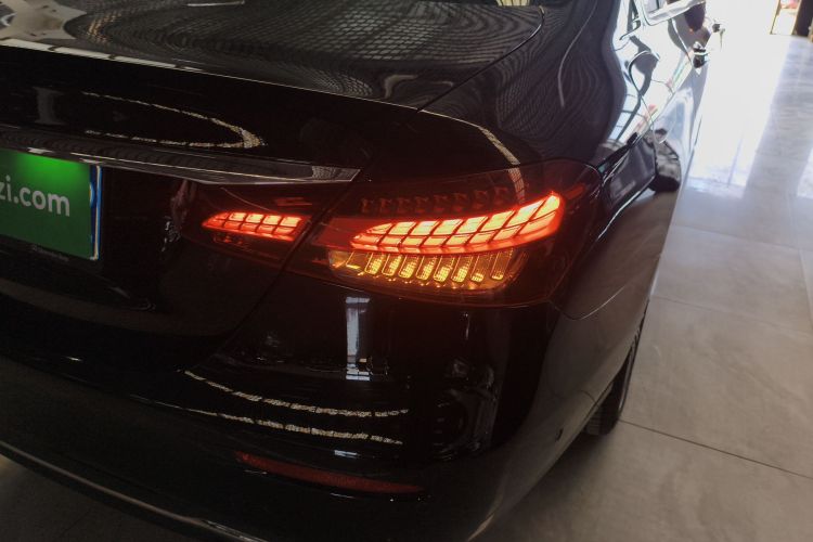 奔驰E级 2023款 改款 E 260 L车身外观6006