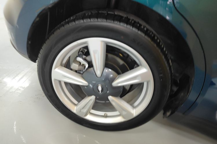 欧拉好猫 2023款 401km标准续航 豪华型 磷酸铁锂车身外观6008