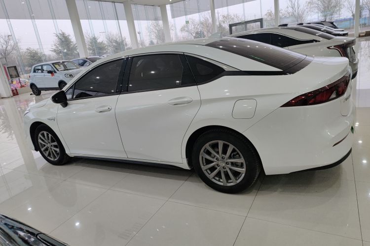 埃安 AION S 2022款 炫 580 59.4kWh车身外观4