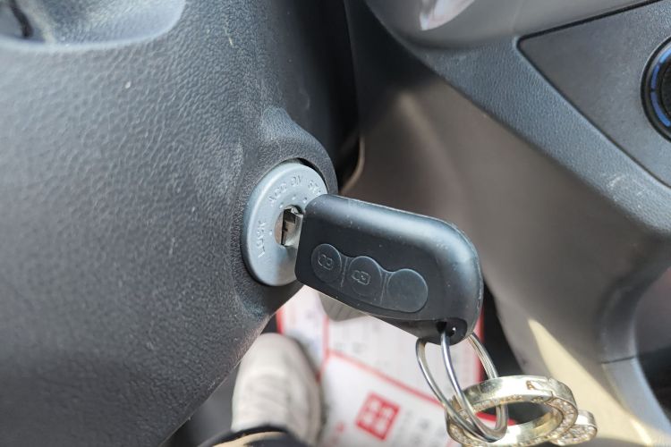 江铃集团新能源 易至EV2 2023款 吉祥版 201km 舒适型中控内饰7001