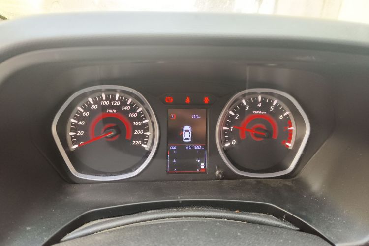 东南DX3 2016款 1.5L 手动豪华型中控内饰14