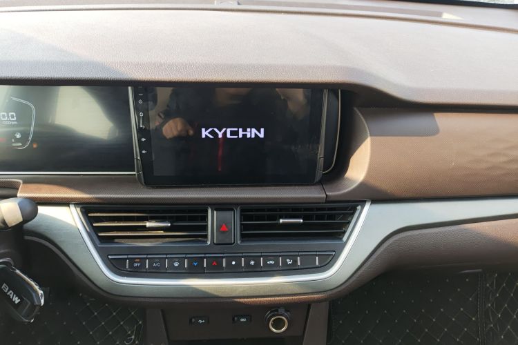 BAW北汽制造 锐胜王牌M7 2023款 1.6L 标轴创富型 7座中控内饰16