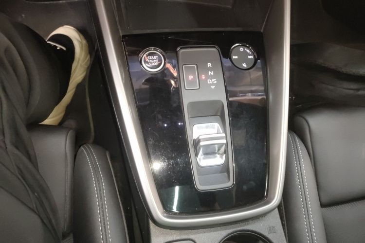 奥迪A3 2023款 改款 A3L Limousine 35 TFSI 时尚运动型中控内饰18