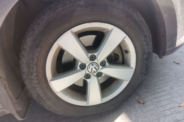 大众 朗逸 2013款 改款经典 1.6L 手动风尚版车身外观10