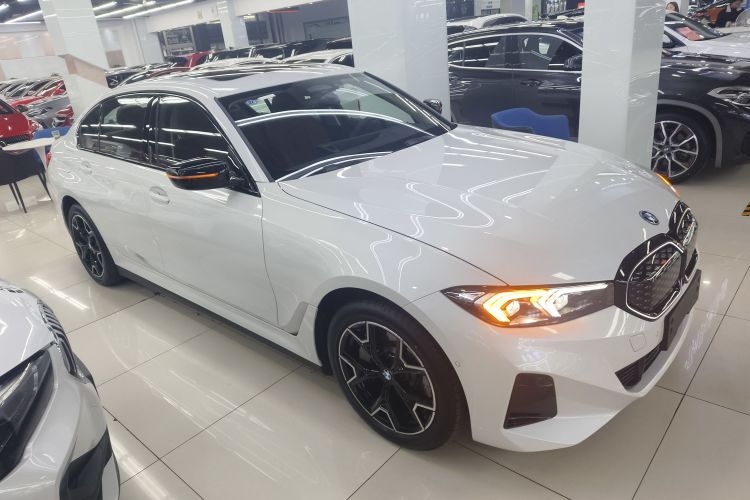 宝马i3 2025款 eDrive 40 L 曜夜套装车身外观3