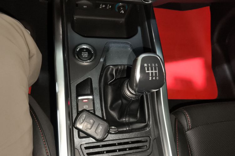 奇瑞 瑞虎5x 2017款 1.5T 手动精英型中控内饰18