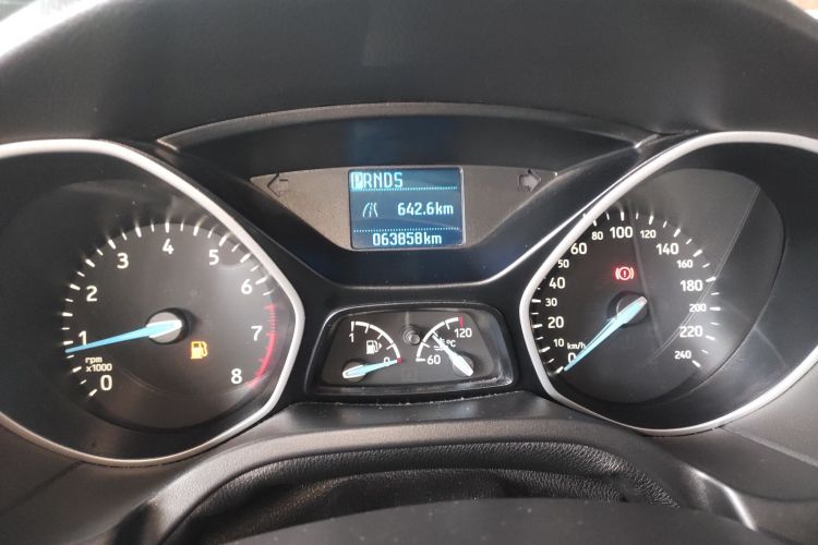 福特 福克斯 2018款 两厢经典 1.6L 自动舒适型智行版局部细节14