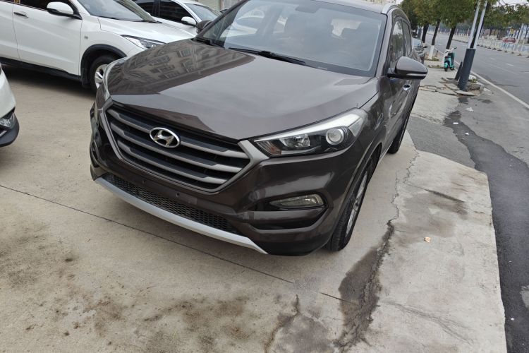 现代 途胜 2015款 1.6T 双离合两驱智能型车身外观1